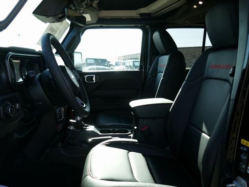 New 2026 Jeep Gladiator Rubicon AWD/4WD image 13