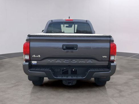 Used 2022 Toyota Tacoma SR5 AWD/4WD image 5