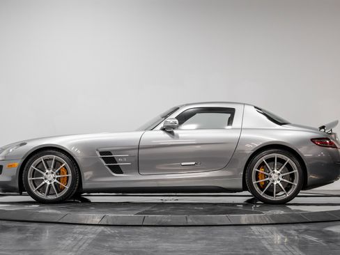 Used 2012 Mercedes-Benz SLS AMG Coupe image 29