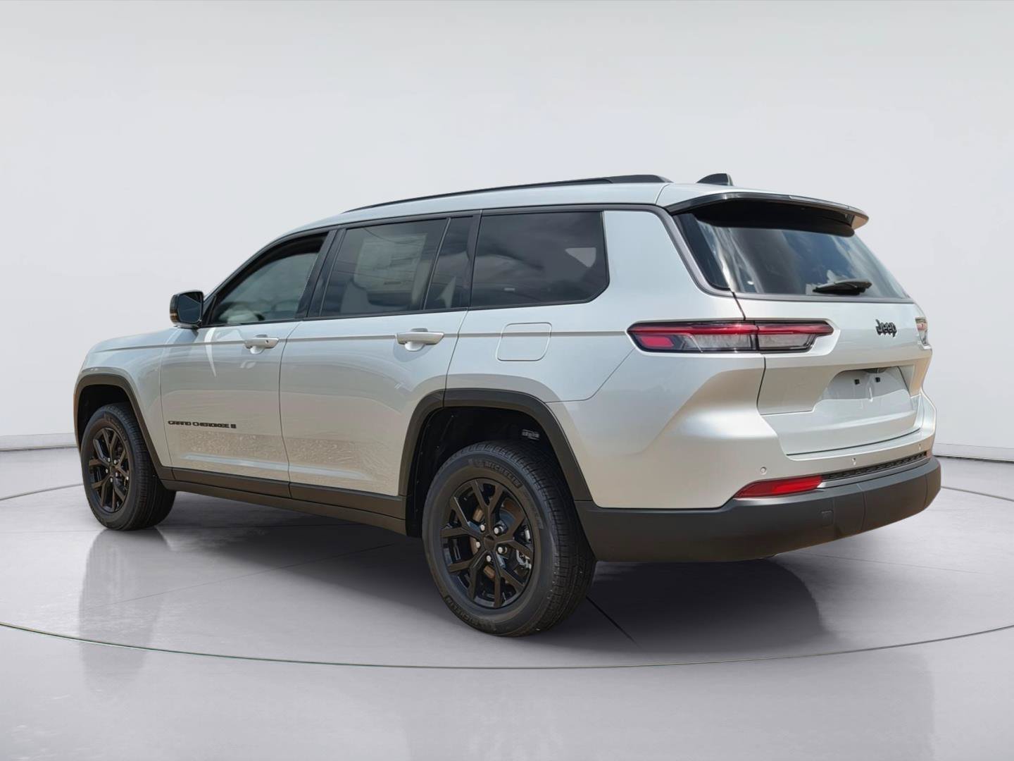New 2026 Jeep Grand Cherokee L 2WD image 4