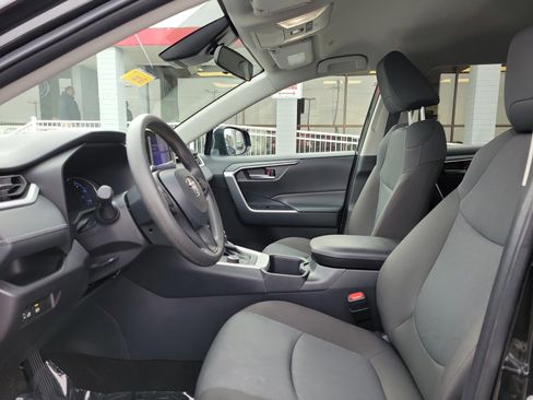 Used 2025 Toyota RAV4 XLE image 15