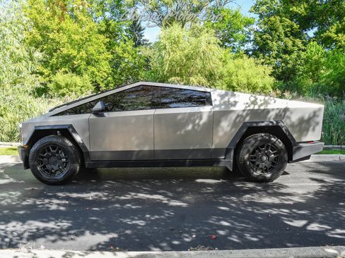 Used 2024 Tesla Cybertruck Cyberbeast image 30