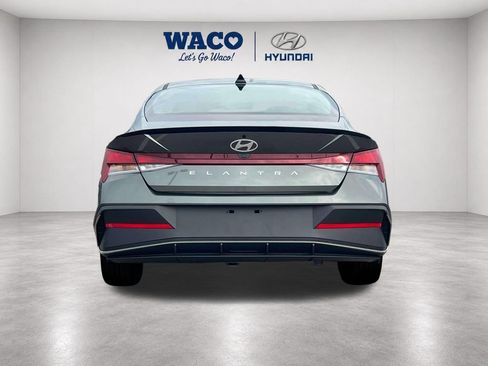Used 2025 Hyundai Elantra Sport FWD image 6