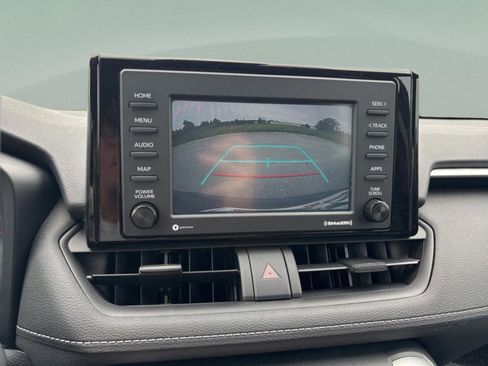 Used 2022 Toyota RAV4 XLE FWD image 16