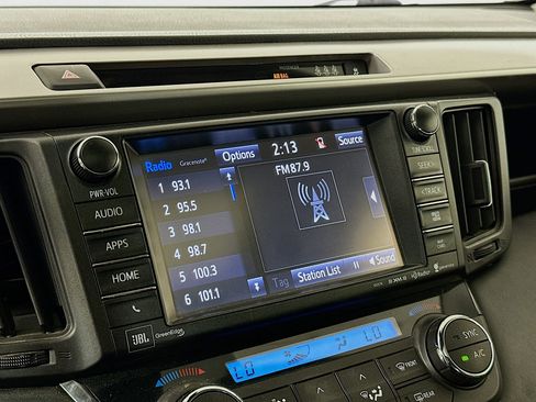 Used 2018 Toyota RAV4 Limited image 21