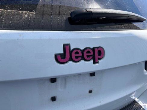 Used 2020 Jeep Grand Cherokee Altitude image 11