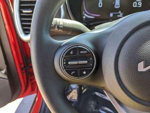 Used 2023 Kia Soul LX image 30