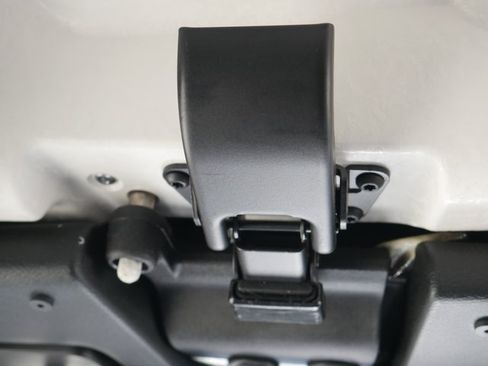 Used 2023 Jeep Wrangler Sport image 27