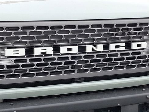 Used 2024 Ford Bronco Badlands w/ Sasquatch Package image 34