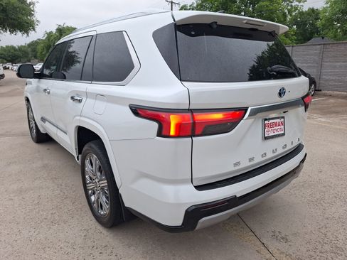 Used 2023 Toyota Sequoia Capstone AWD/4WD image 4