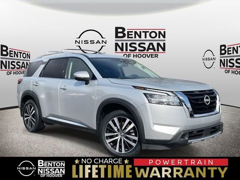 Used 2024 Nissan Pathfinder Platinum w/ Cargo Package image 1