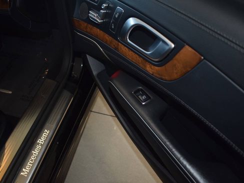 Used 2013 Mercedes-Benz SL 550 image 10