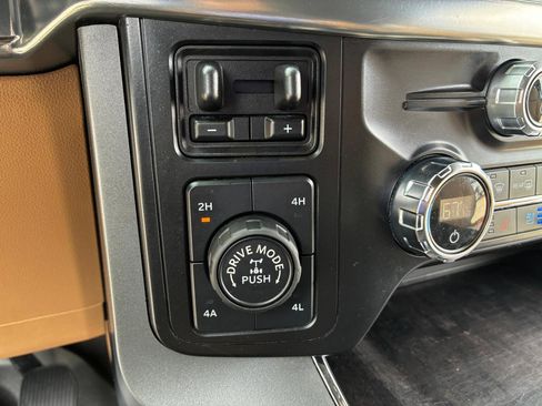 Used 2021 Ford F150 Lariat w/ Max Trailer Tow Package image 30