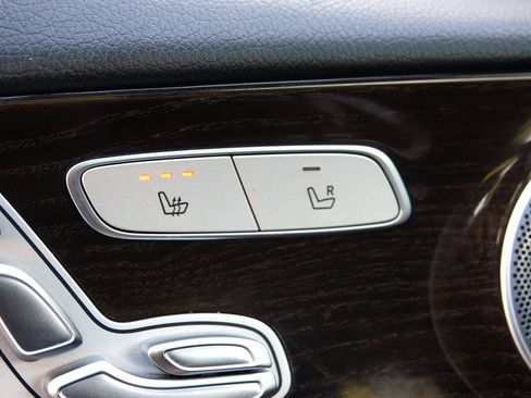 Used 2019 Mercedes-Benz E 300 image 11