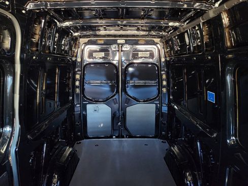 New 2024 Mercedes-Benz Sprinter 144 Cargo image 31