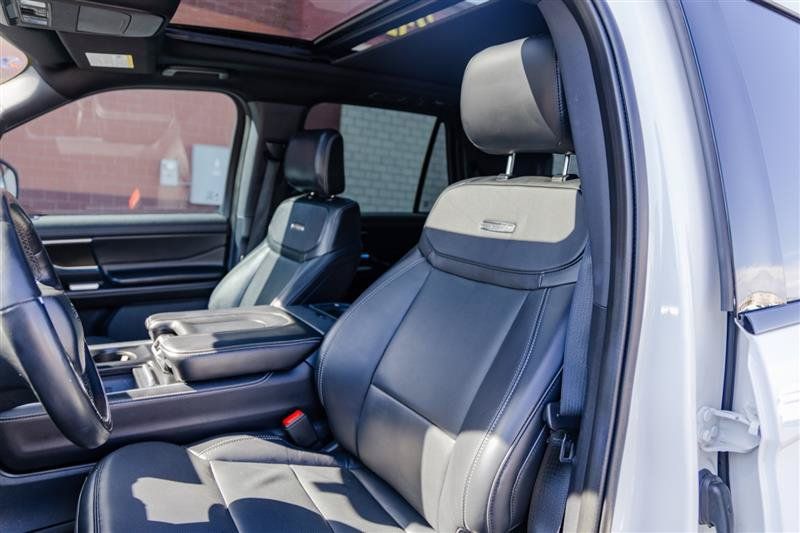 Used 2025 Ford Expedition Platinum w/ Stealth Appearance Package AWD/4WD image 16
