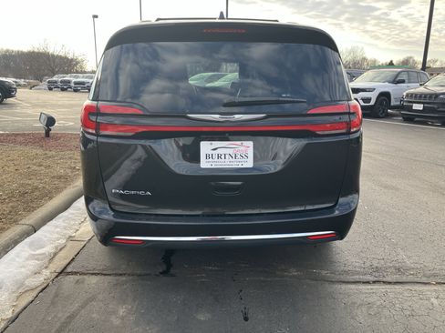 Used 2022 Chrysler Pacifica Touring-L image 20