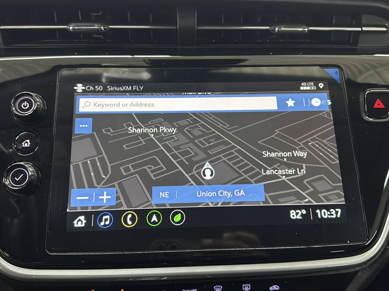 Used 2023 Chevrolet Bolt EUV Premier w/ Sun & Sound Package FWD image 16