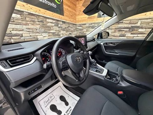 Used 2021 Toyota RAV4 XLE AWD/4WD image 12