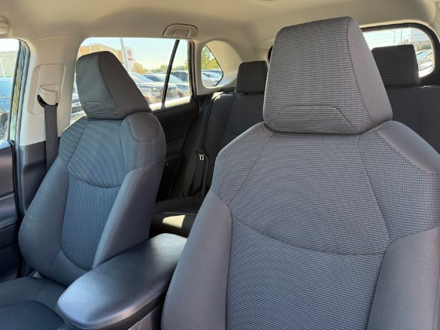 Used 2023 Toyota RAV4 LE AWD/4WD image 13
