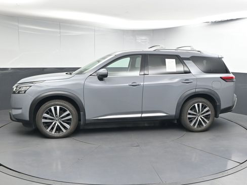 Certified 2023 Nissan Pathfinder Platinum w/ Cargo Package image 5