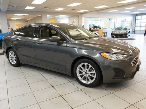 Used 2019 Ford Fusion SE image 13