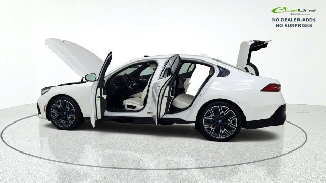 Used 2025 BMW i5 eDrive40 w/ M Sport Package AWD/4WD image 15
