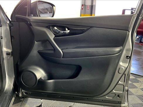 Used 2021 Nissan Rogue Sport SL w/ Premium Package image 22