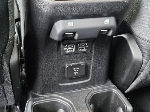 Used 2025 Jeep Wrangler Unlimited Rubicon AWD/4WD image 16