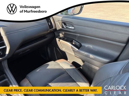 Used 2024 Nissan Pathfinder Platinum w/ Cargo Package image 27