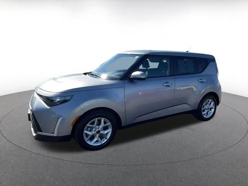 Used 2025 Kia Soul LX w/ LX Technology Package image 8