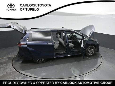 Used 2025 Toyota Sienna XLE image 50