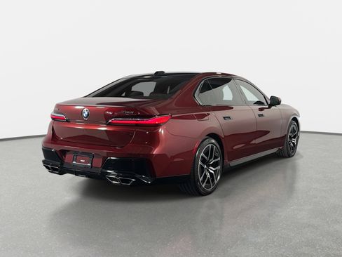 Used 2023 BMW 760i xDrive AWD/4WD image 3