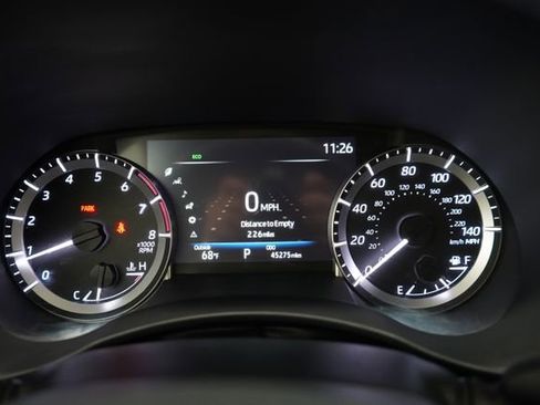 Used 2024 Toyota Highlander LE AWD/4WD image 25