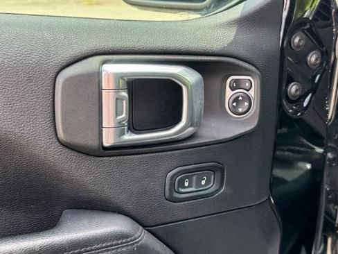 Used 2021 Jeep Wrangler Unlimited Sahara AWD/4WD image 29