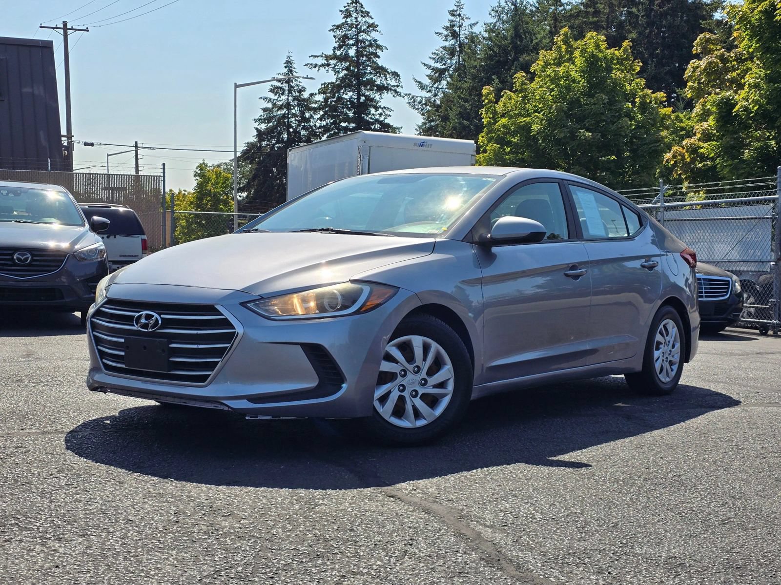 Used 2017 Hyundai Elantra SE FWD image 1