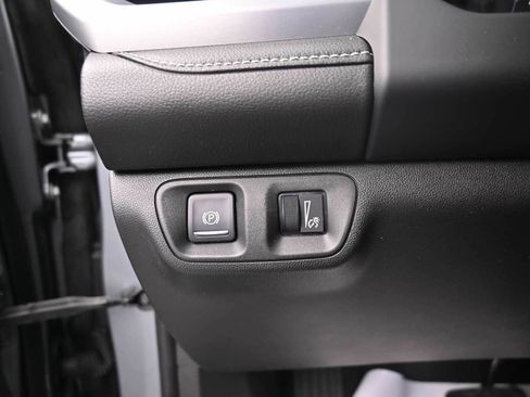 Used 2023 GMC Acadia SLT image 10