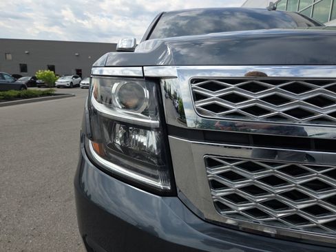 Used 2019 Chevrolet Suburban LS w/ All-Season Package AWD/4WD image 6