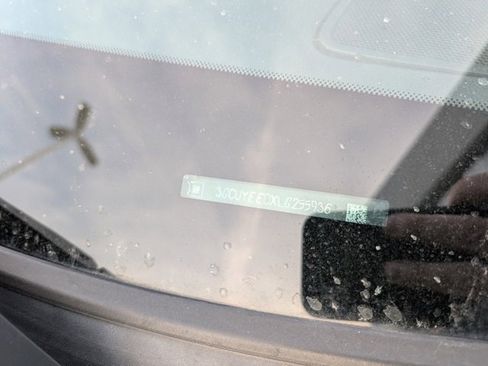 Used 2020 Chevrolet Silverado 1500 RST image 22