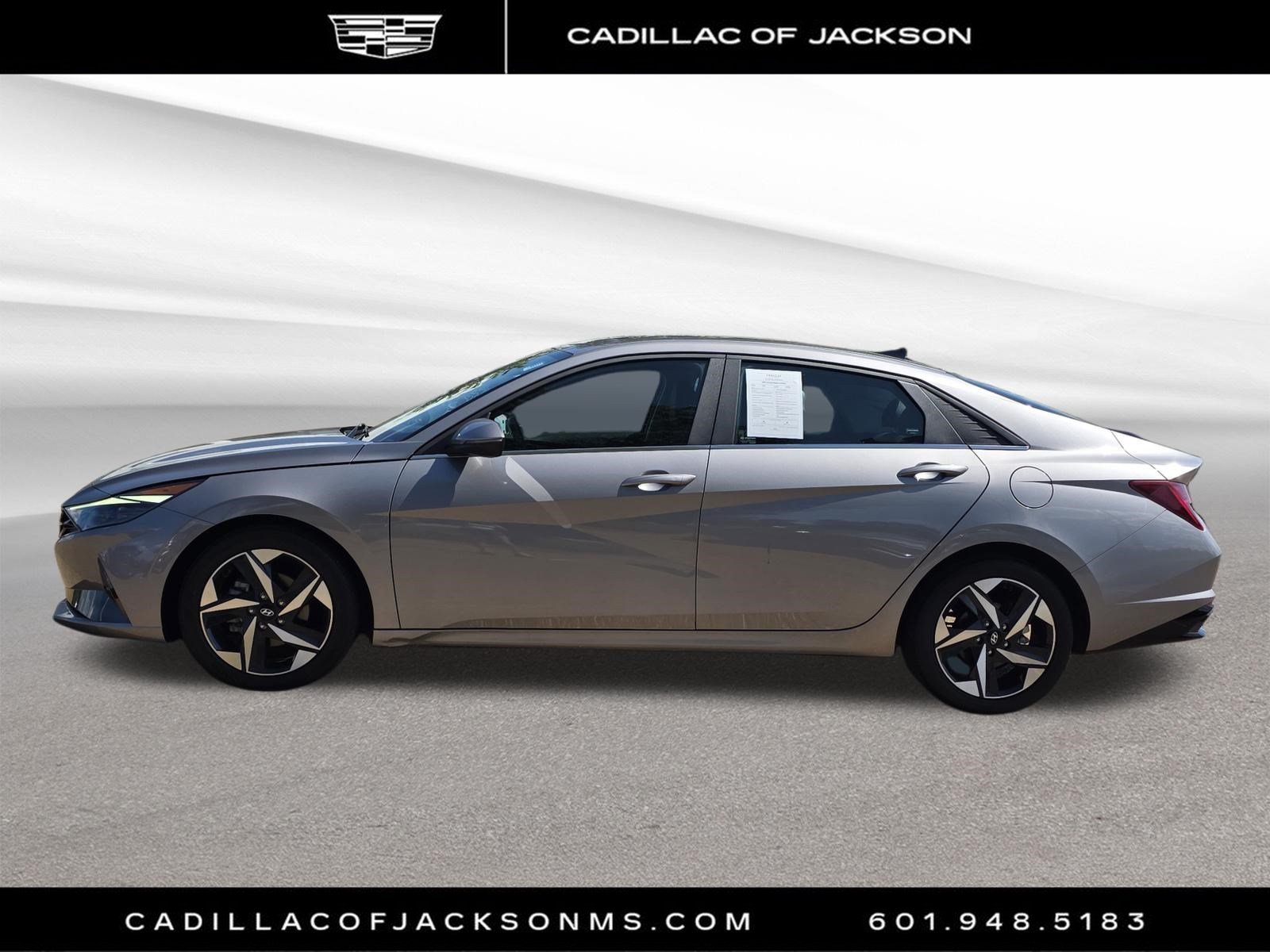 Used 2023 Hyundai Elantra Limited w/ Cargo Package FWD image 8