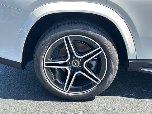New 2026 Mercedes-Benz GLS 450 4MATIC image 19