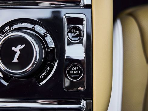 Used 2026 Rolls-Royce Cullinan Black Badge image 78