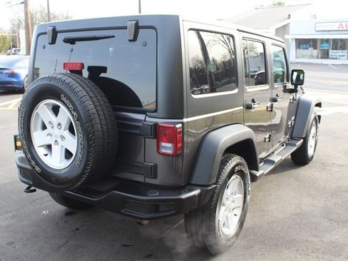 Used 2017 Jeep Wrangler Unlimited Sport w/ Quick Order Package 24S AWD/4WD image 3