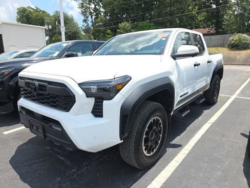 Used 2024 Toyota Tacoma TRD Off-Road w/ TRD Off Road Premium Package AWD/4WD image 1