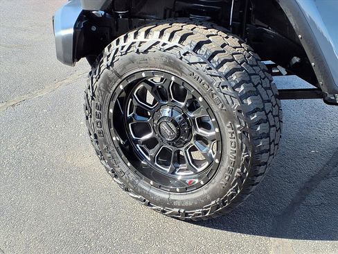 Used 2022 Jeep Gladiator Willys image 25