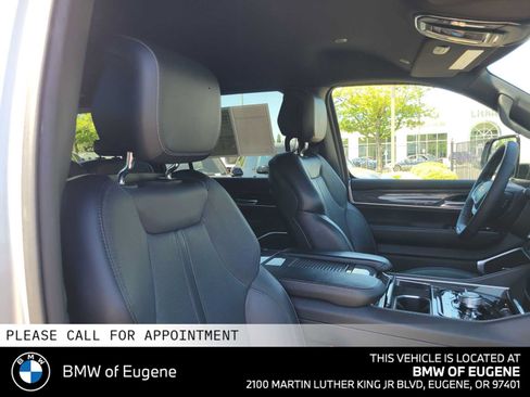 Used 2022 Jeep Wagoneer Series III AWD/4WD image 13