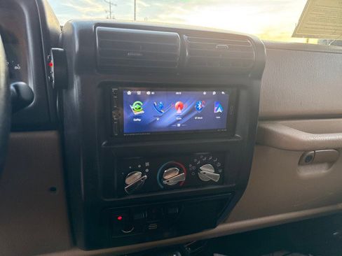 Used 2002 Jeep Wrangler X image 10