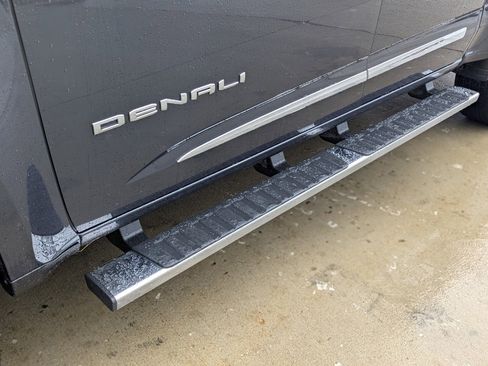 Used 2021 GMC Canyon Denali image 15