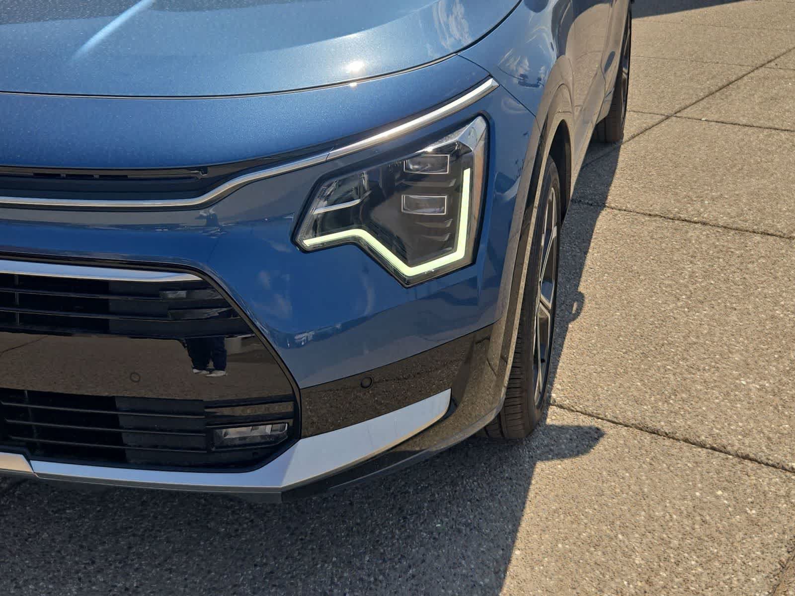 New 2026 Kia Niro SX Touring FWD image 11