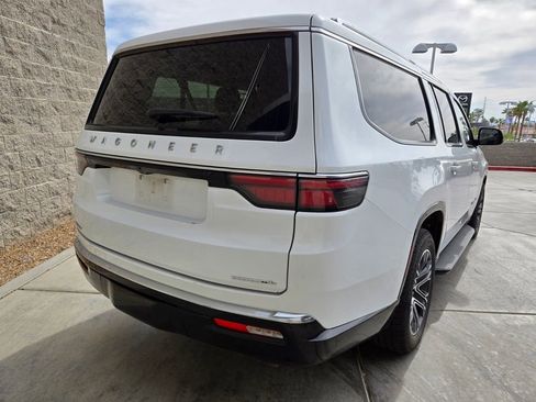 Used 2023 Jeep Wagoneer L Series II image 4